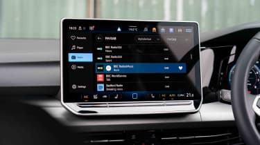 Volkswagen Golf - DAB radio list